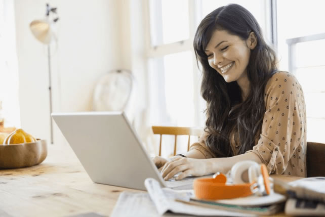 woman at laptop